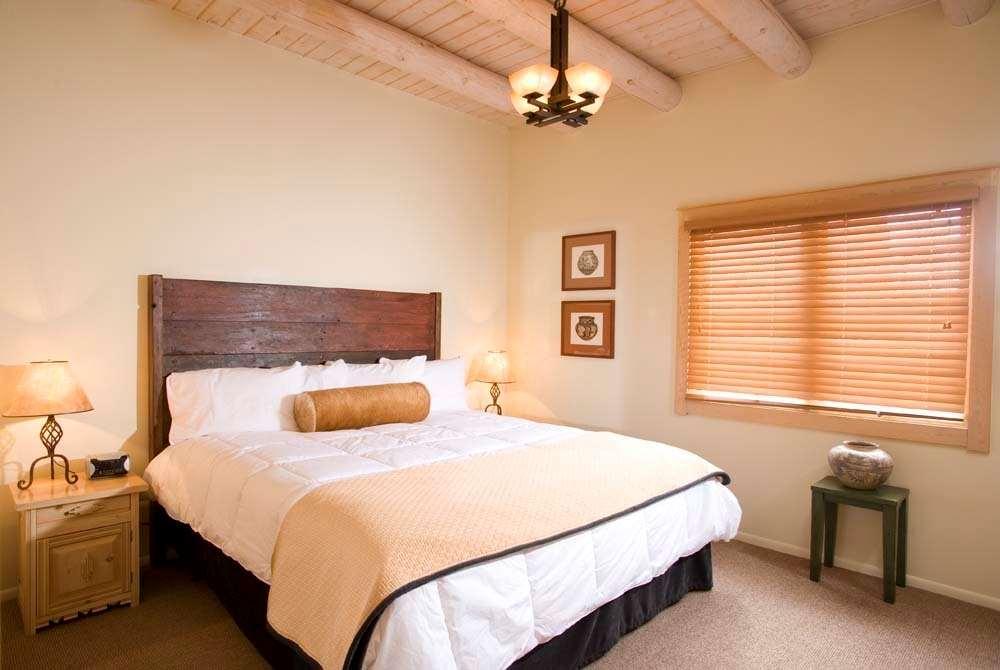 Las Palomas Santa Fe Room photo