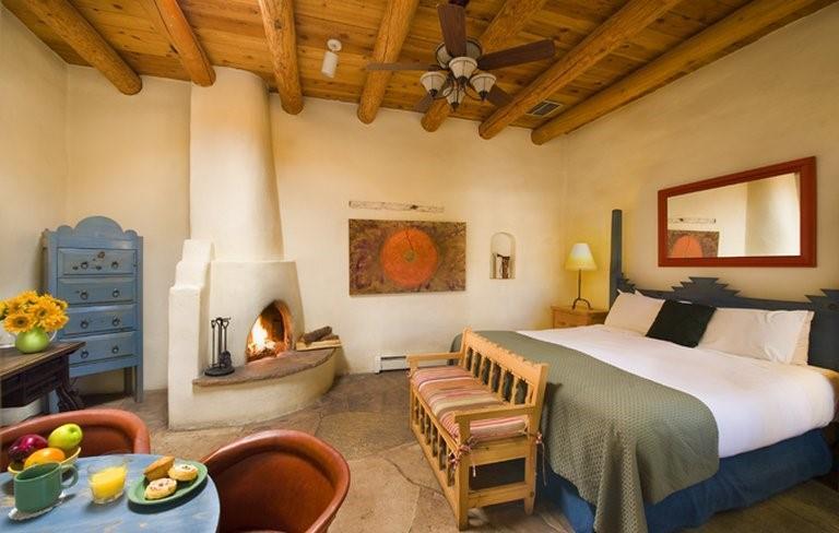 Las Palomas Santa Fe Room photo